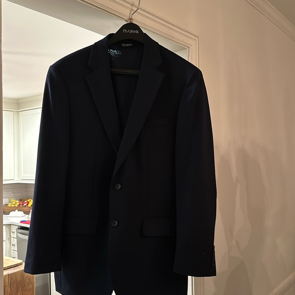 Jos A. Bank. Navy Blazer. Slim Fit. 32. Like new.